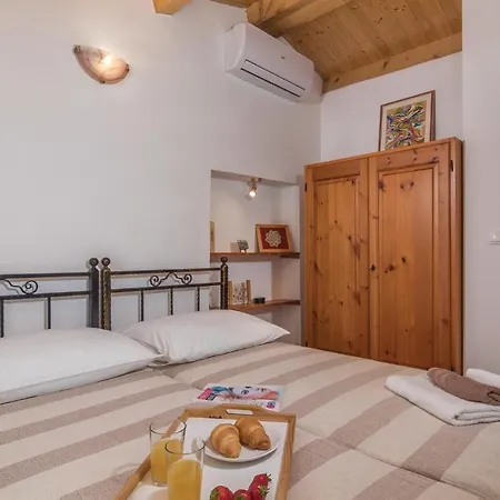 Stunning In Feriehus Labin (Istria)