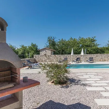 Stunning In Feriehus Labin (Istria)