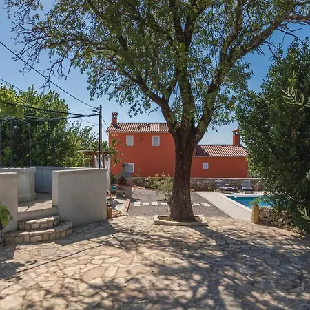Stunning In Feriehus Labin (Istria)