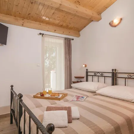 Lovely In Labin With Wifi Holiday home *
